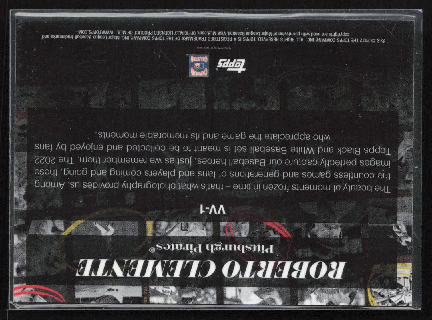 2022 Topps Black & White #VV-1 Roberto Clemente Vintage Vantage