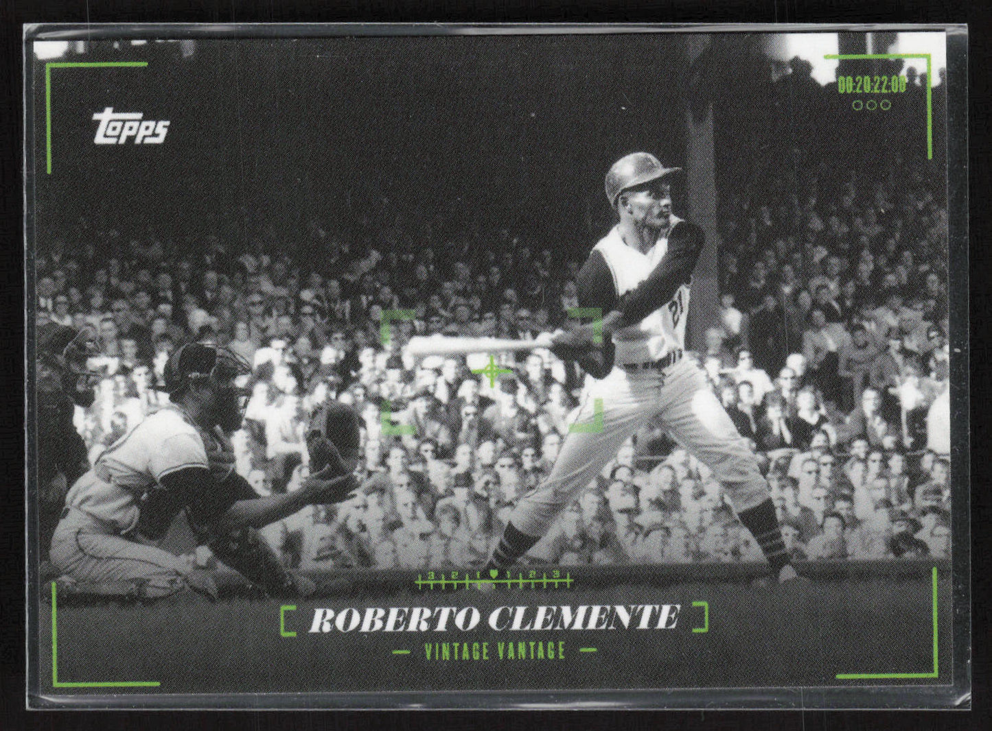 2022 Topps Black & White #VV-1 Roberto Clemente Vintage Vantage