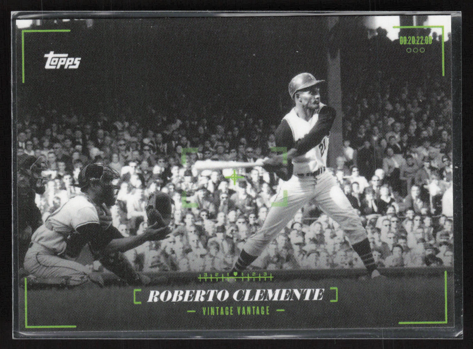 2022 Topps Black & White #VV-1 Roberto Clemente Vintage Vantage