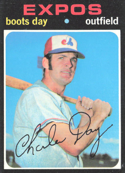 1971 Topps #42a Boots Day : Stadium light behind ear